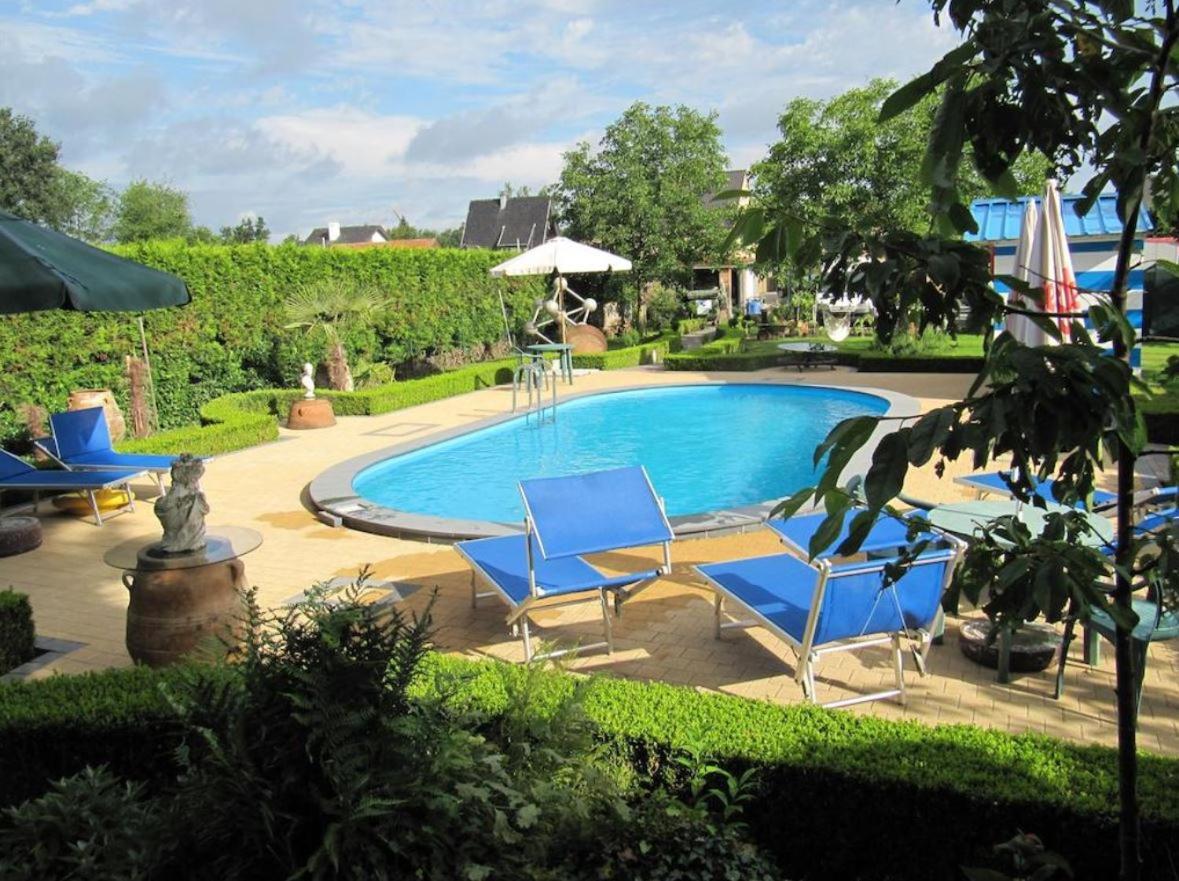 B&B Casa Roman & Vakantiewoning Voor 1 Pers Tot Max 32 Personen Zonhoven Esterno foto
