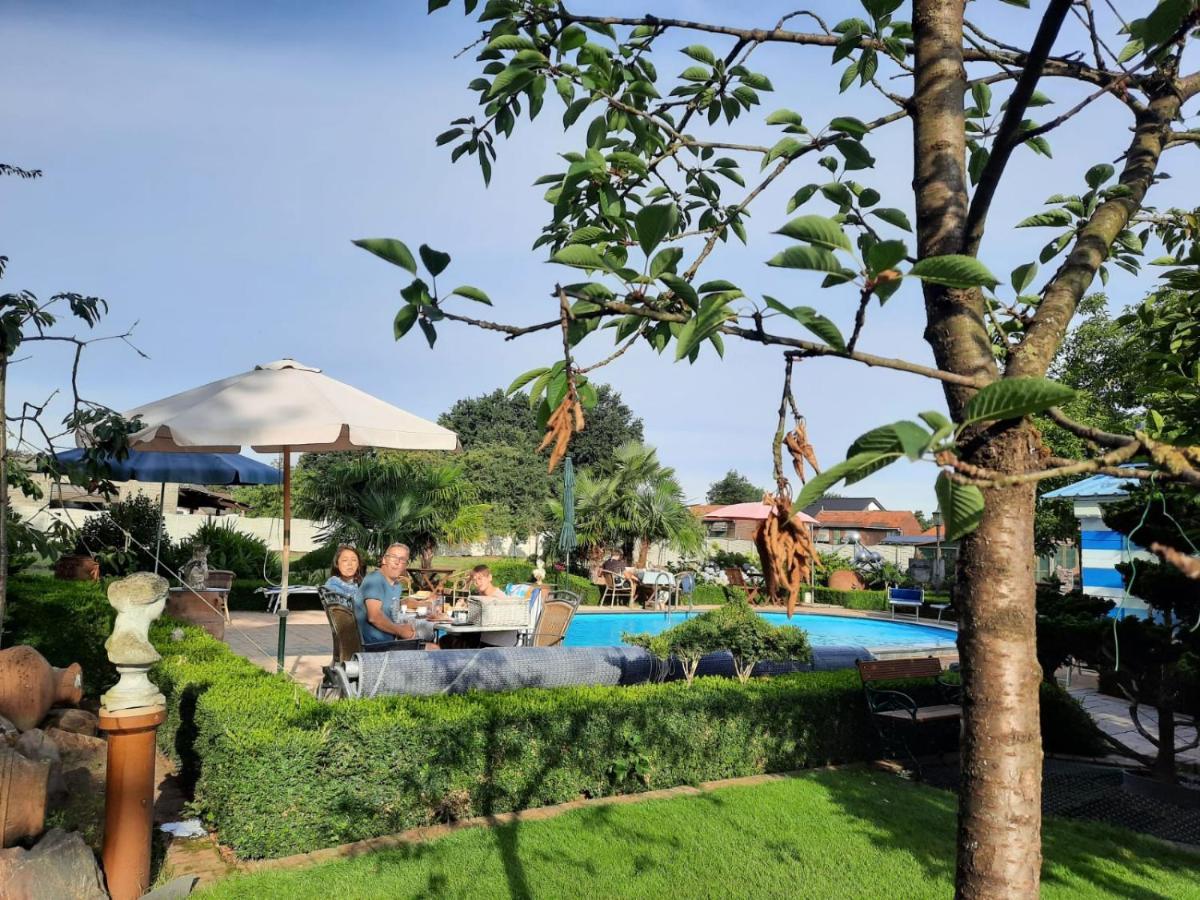 B&B Casa Roman & Vakantiewoning Voor 1 Pers Tot Max 32 Personen Zonhoven Esterno foto