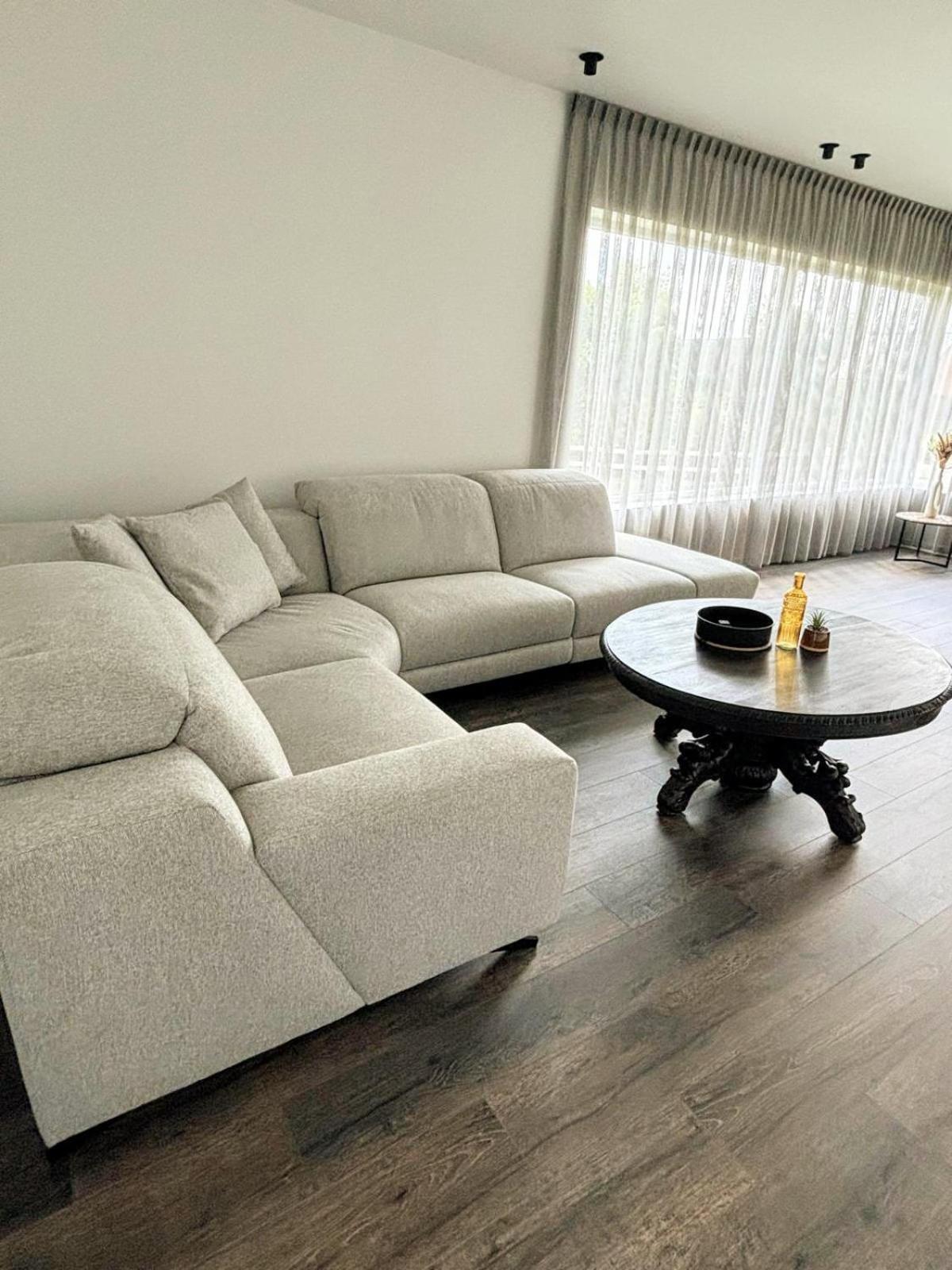 B&B Casa Roman & Vakantiewoning Voor 1 Pers Tot Max 32 Personen Zonhoven Esterno foto