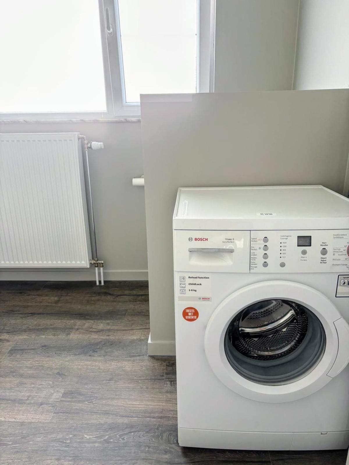 B&B Casa Roman & Vakantiewoning Voor 1 Pers Tot Max 32 Personen Zonhoven Esterno foto