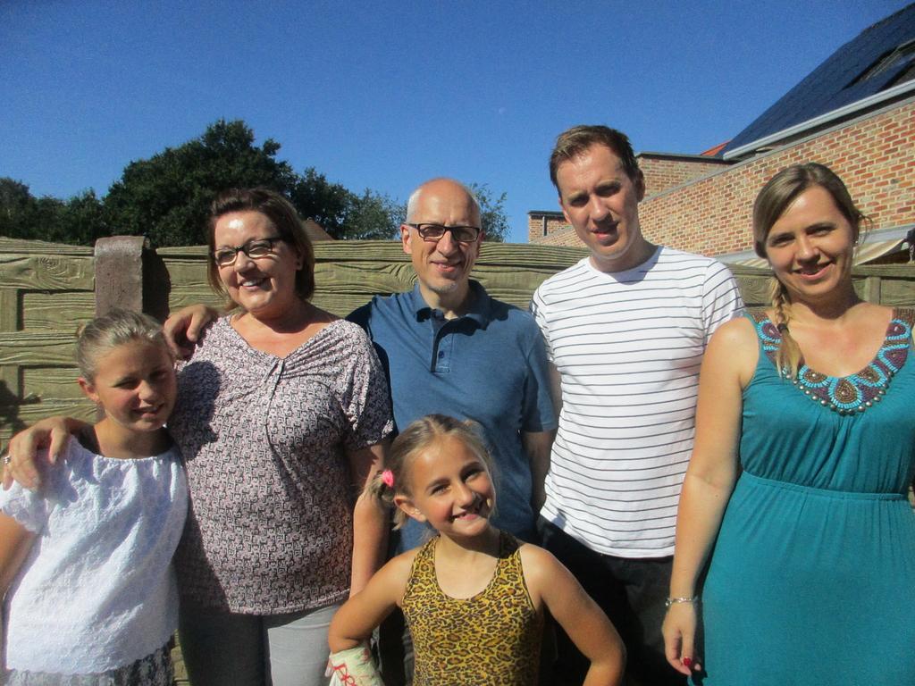 B&B Casa Roman & Vakantiewoning Voor 1 Pers Tot Max 32 Personen Zonhoven Esterno foto