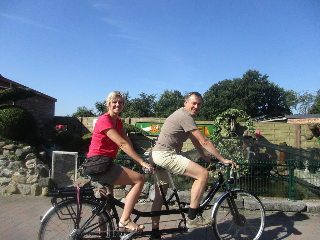 B&B Casa Roman & Vakantiewoning Voor 1 Pers Tot Max 32 Personen Zonhoven Esterno foto