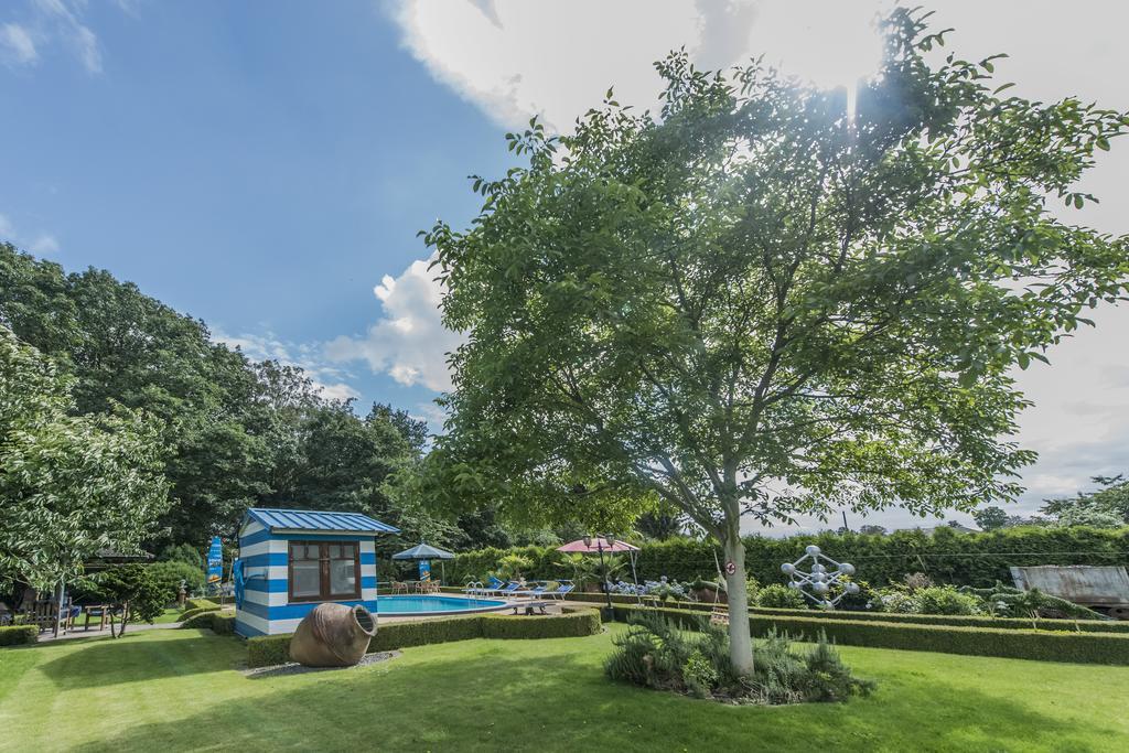B&B Casa Roman & Vakantiewoning Voor 1 Pers Tot Max 32 Personen Zonhoven Esterno foto