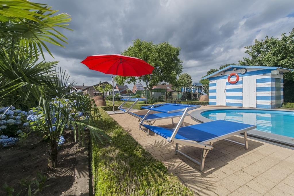 B&B Casa Roman & Vakantiewoning Voor 1 Pers Tot Max 32 Personen Zonhoven Esterno foto