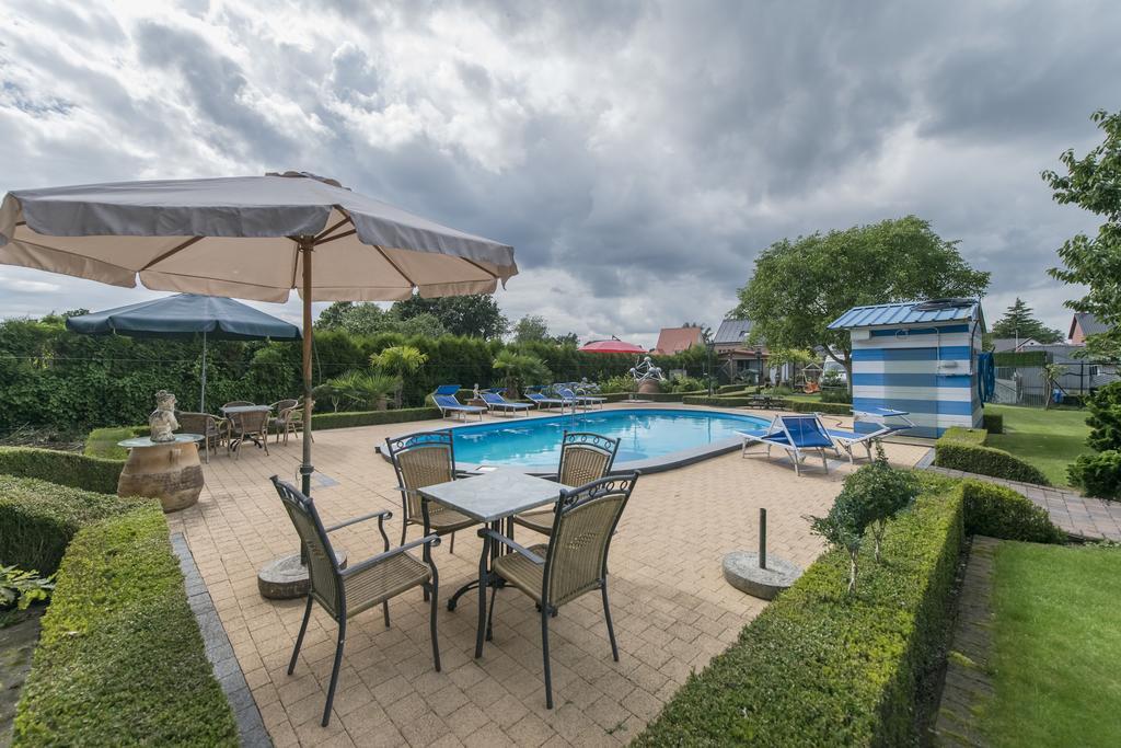 B&B Casa Roman & Vakantiewoning Voor 1 Pers Tot Max 32 Personen Zonhoven Esterno foto