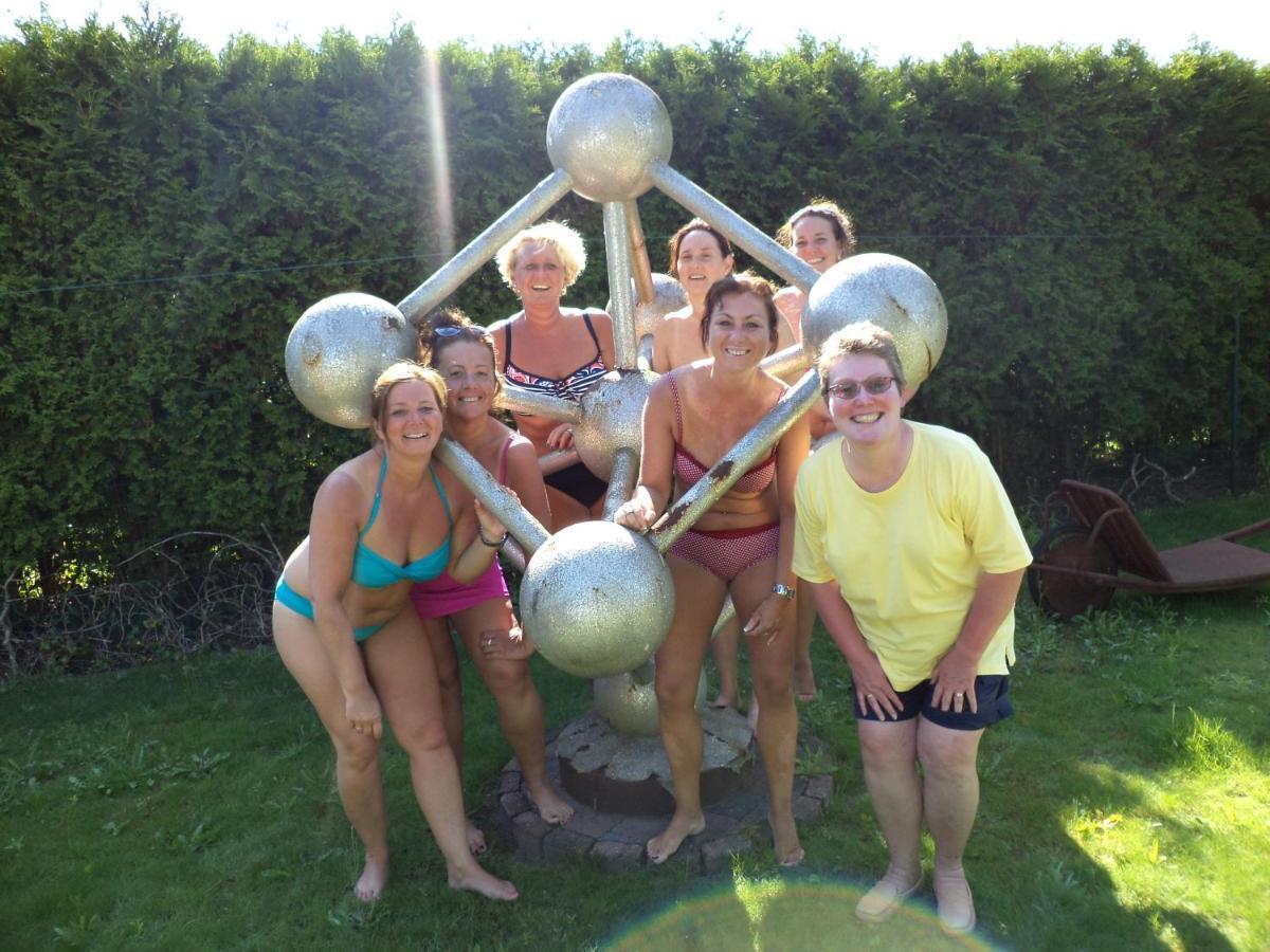 B&B Casa Roman & Vakantiewoning Voor 1 Pers Tot Max 32 Personen Zonhoven Esterno foto